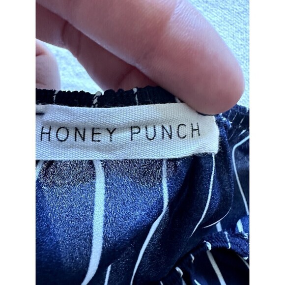 Honey Punch Navy Nautical Romper Woman's Size M Shorts Summer Beachy - Picture 2 of 16